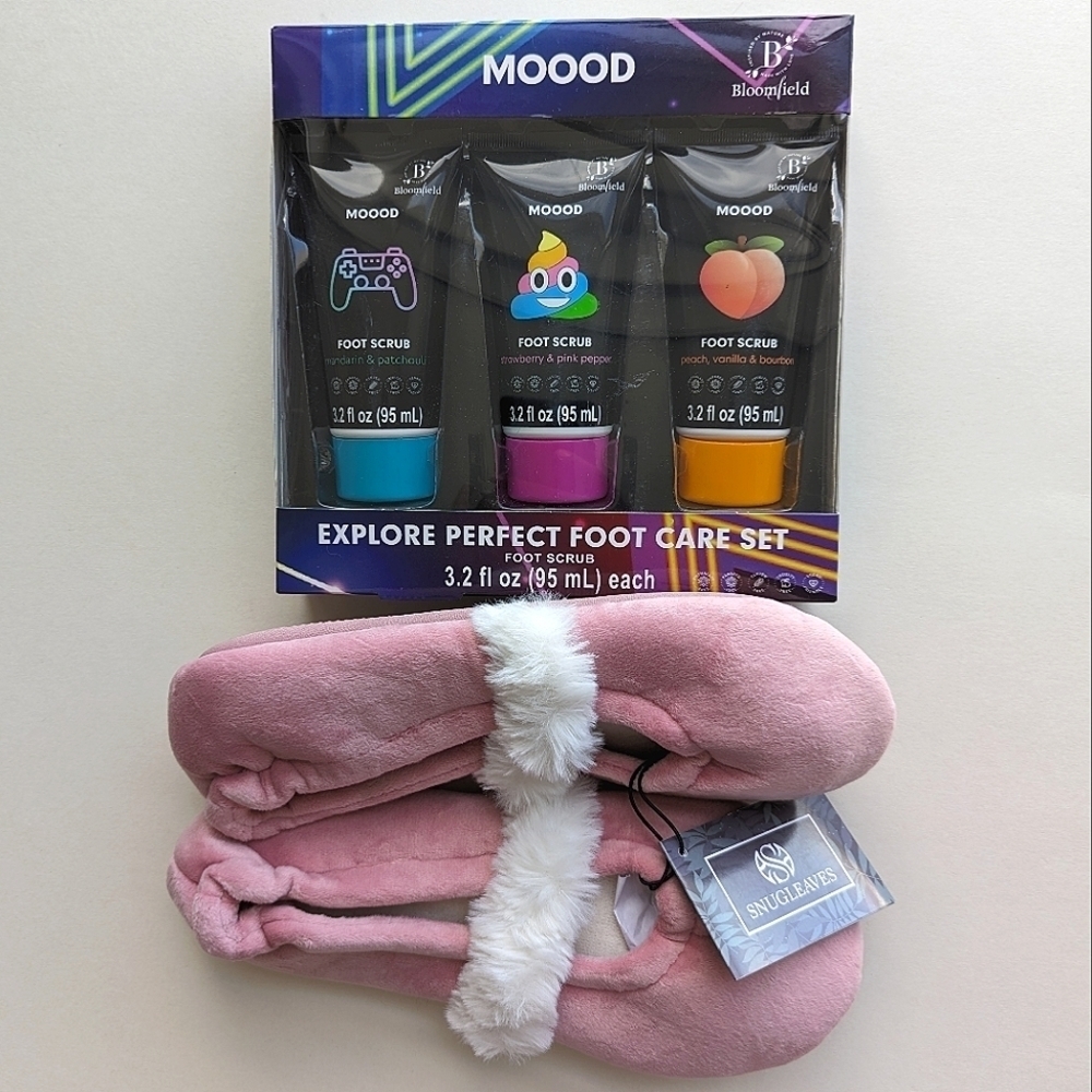 Bloomfield 3 pc Foot Scrub & Pink Snug Leaves Slipper Mary Jane Style Set sz Med